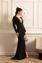 Derin Yaka Dantelli Elbise