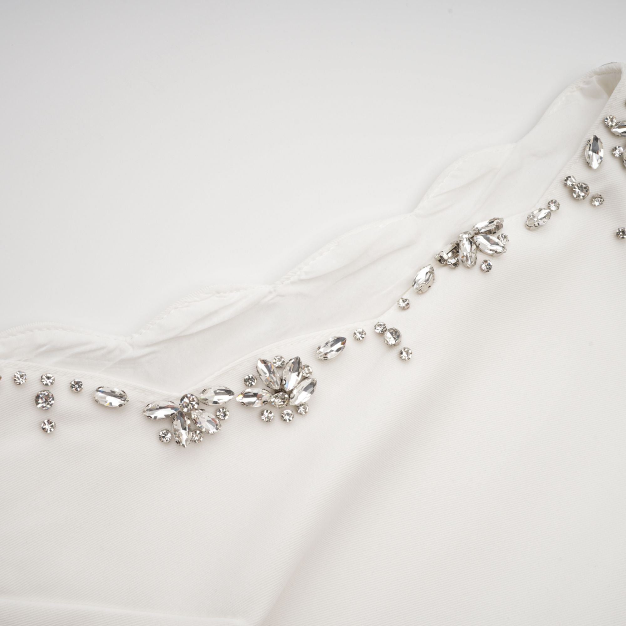 Rosmina fiyonk detaylı mini elbise