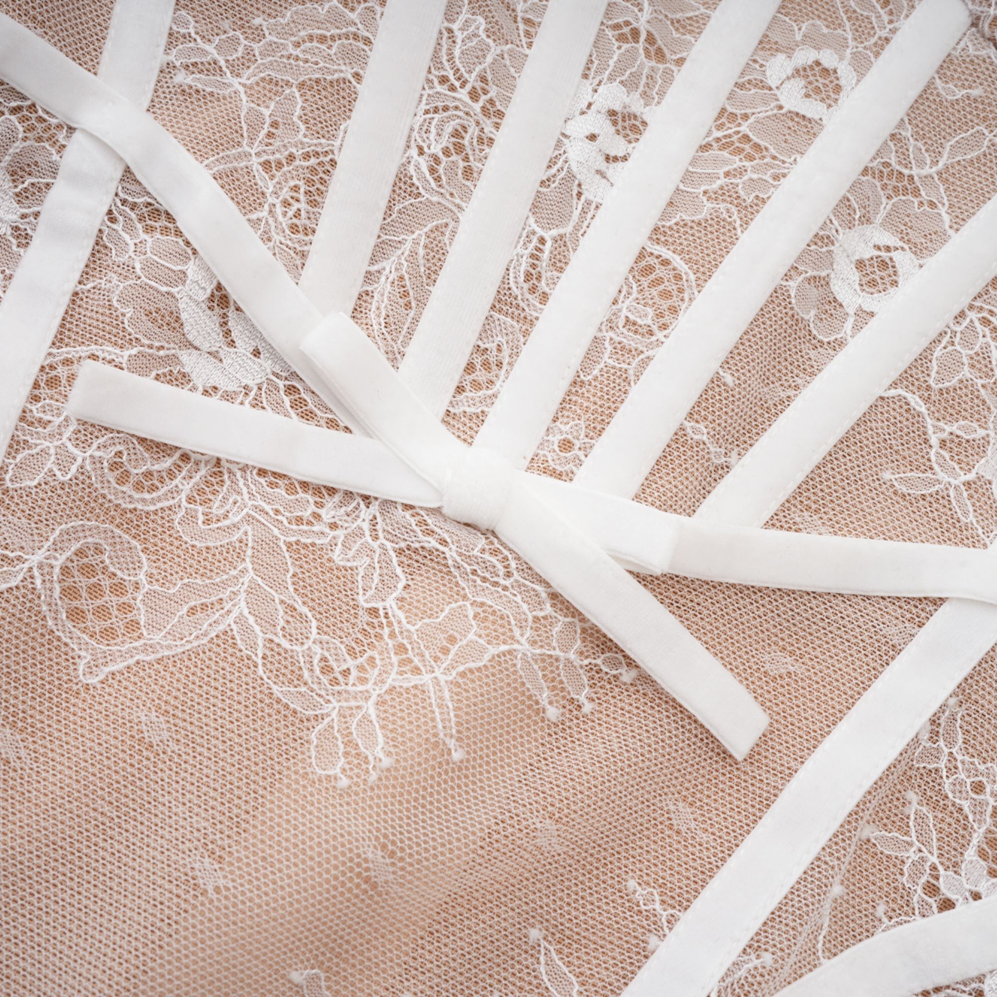 Renéa dantelli mini elbise