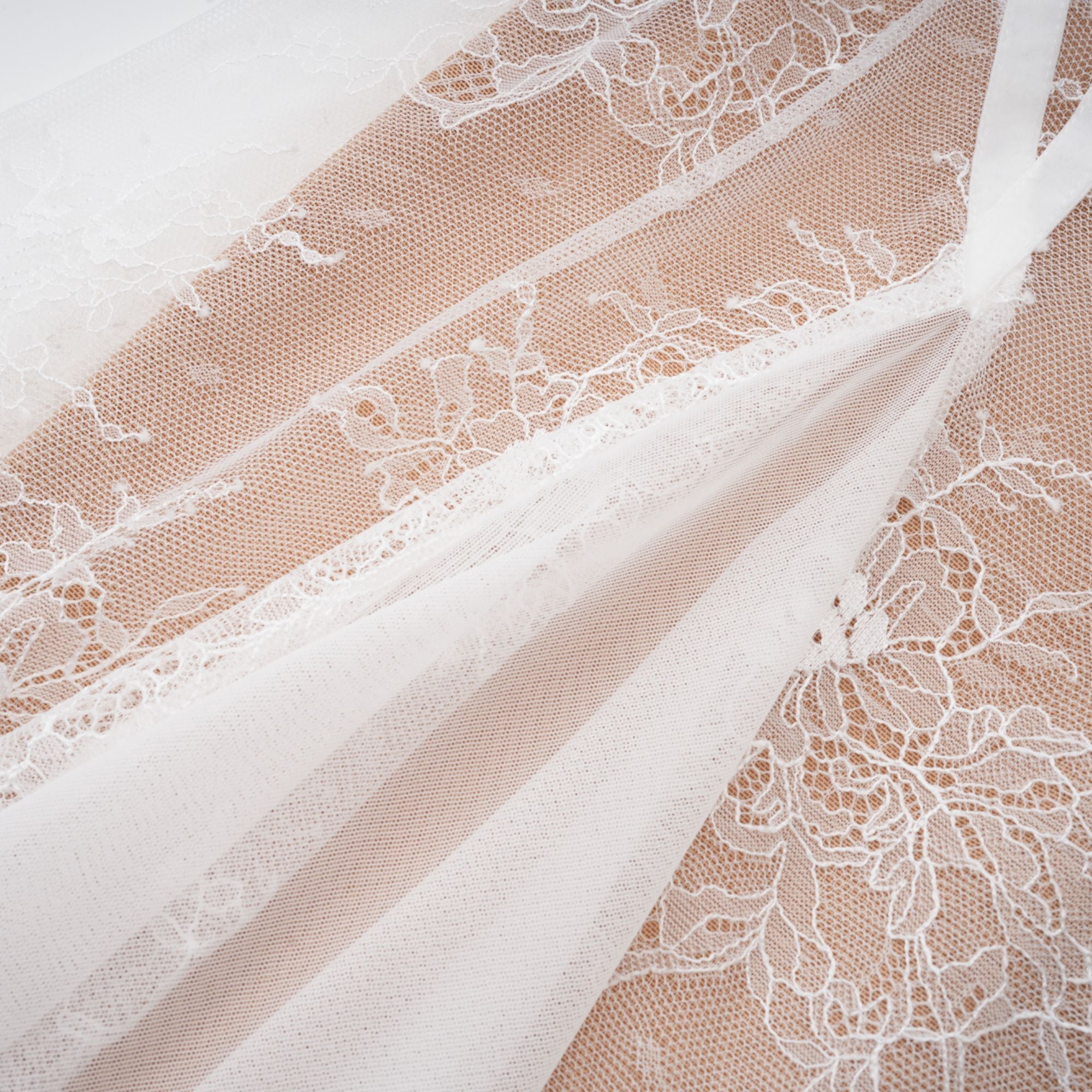 Renéa dantelli mini elbise