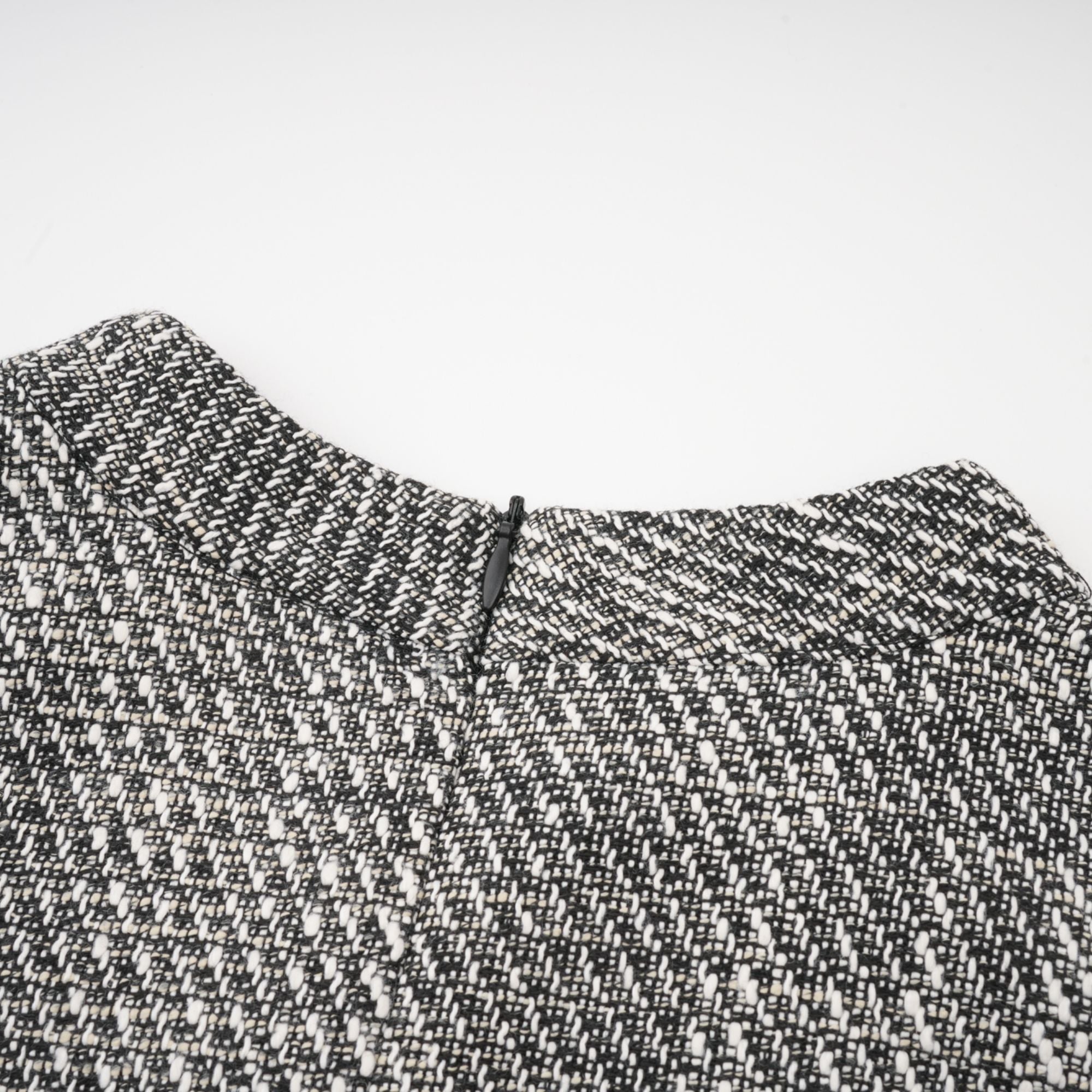 Nadège sahte çiçek detaylı kolsuz mini elbise