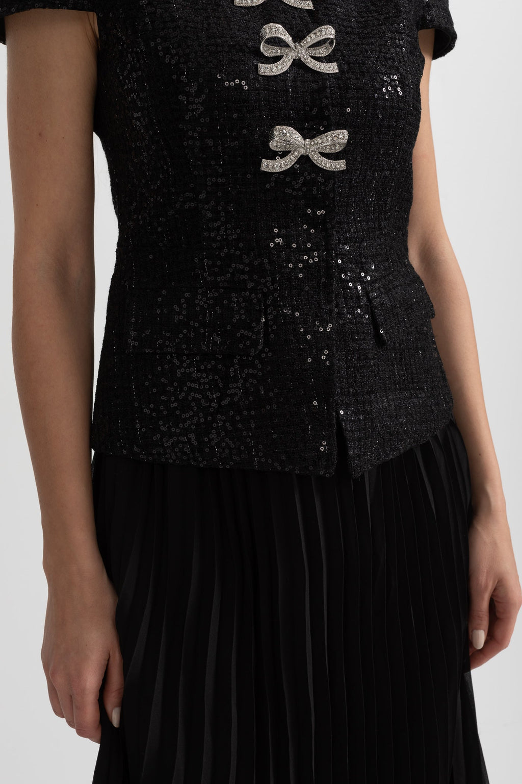 Payetli Üst ve Pileli Etekli Takım