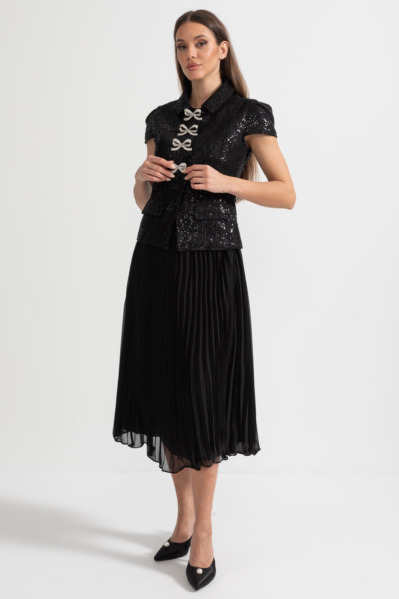 Payetli Üst ve Pileli Etekli Takım