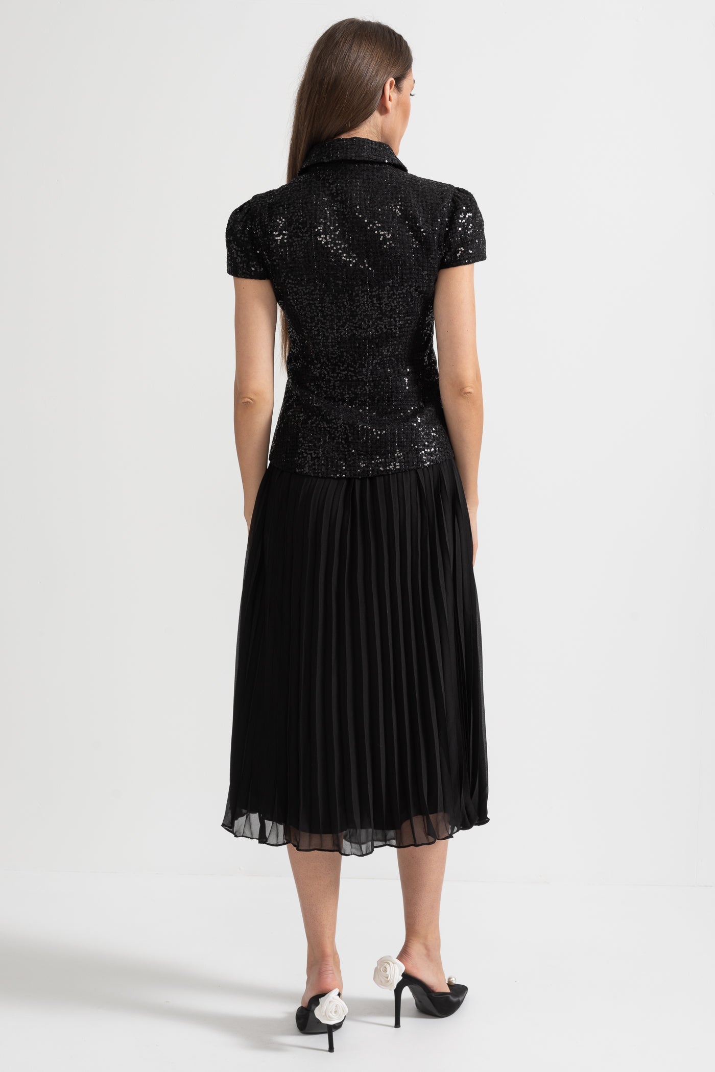 Payetli Üst ve Pileli Etekli Takım