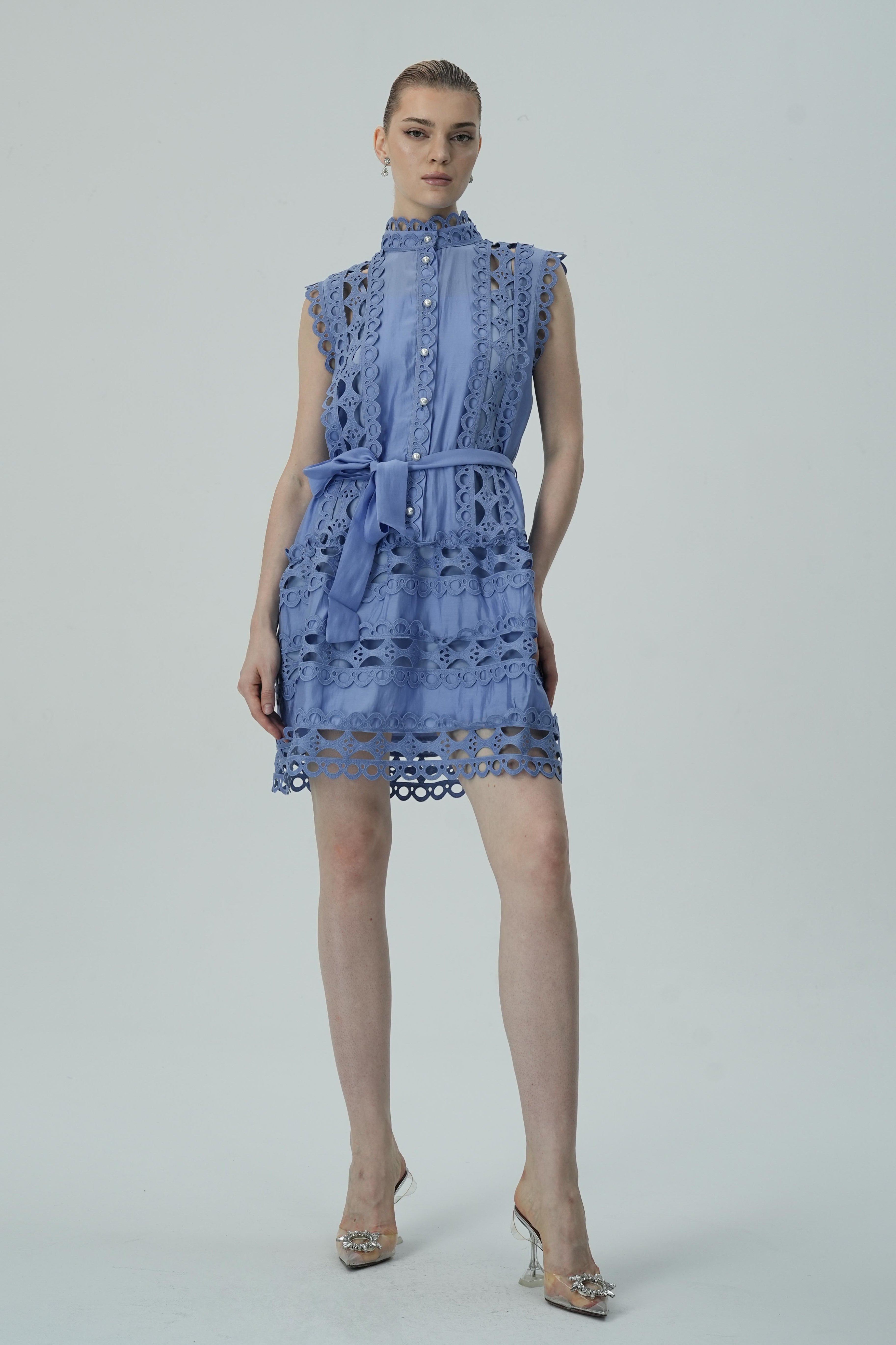 Kolsuz Dantel Mini Elbise