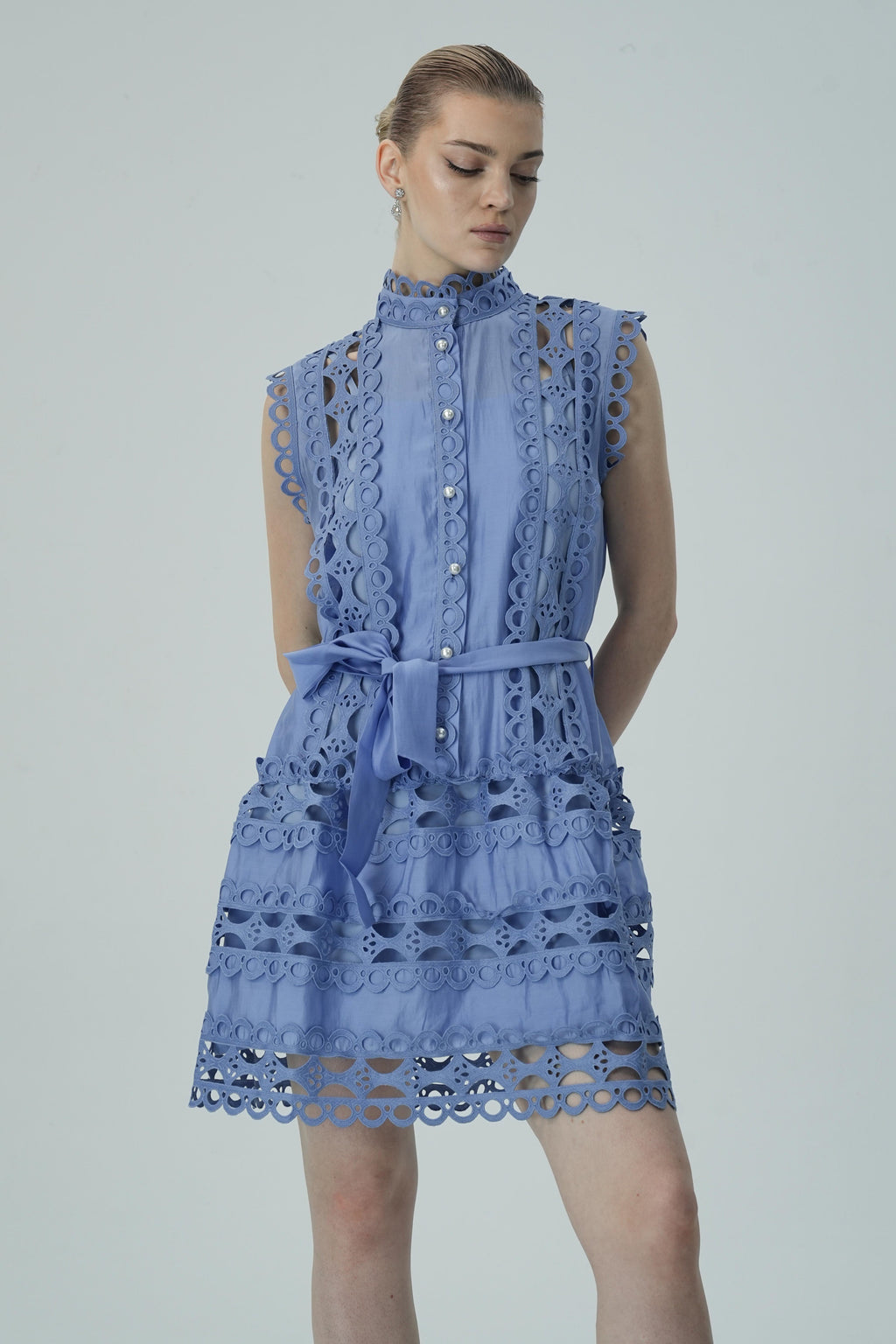 Kolsuz Dantel Mini Elbise