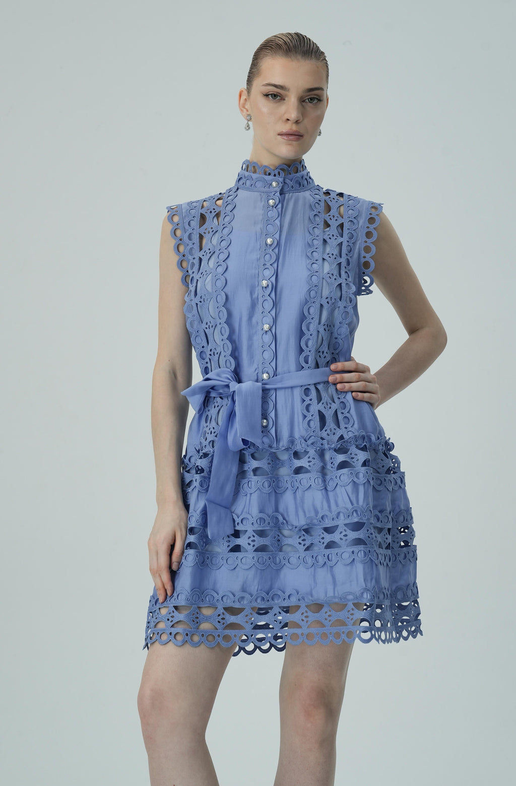 Kolsuz Dantel Mini Elbise