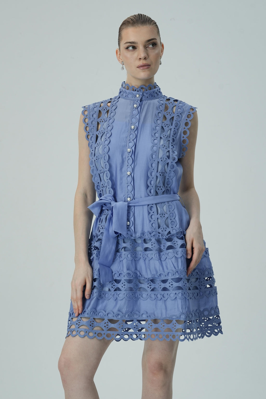 Kolsuz Dantel Mini Elbise