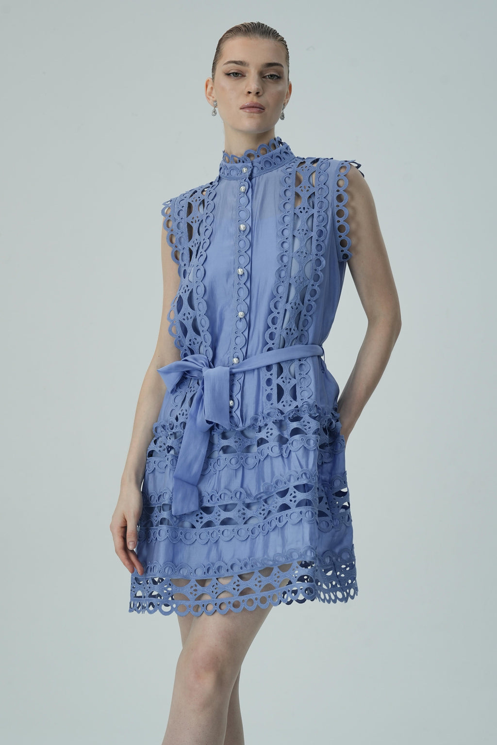 Kolsuz Dantel Mini Elbise