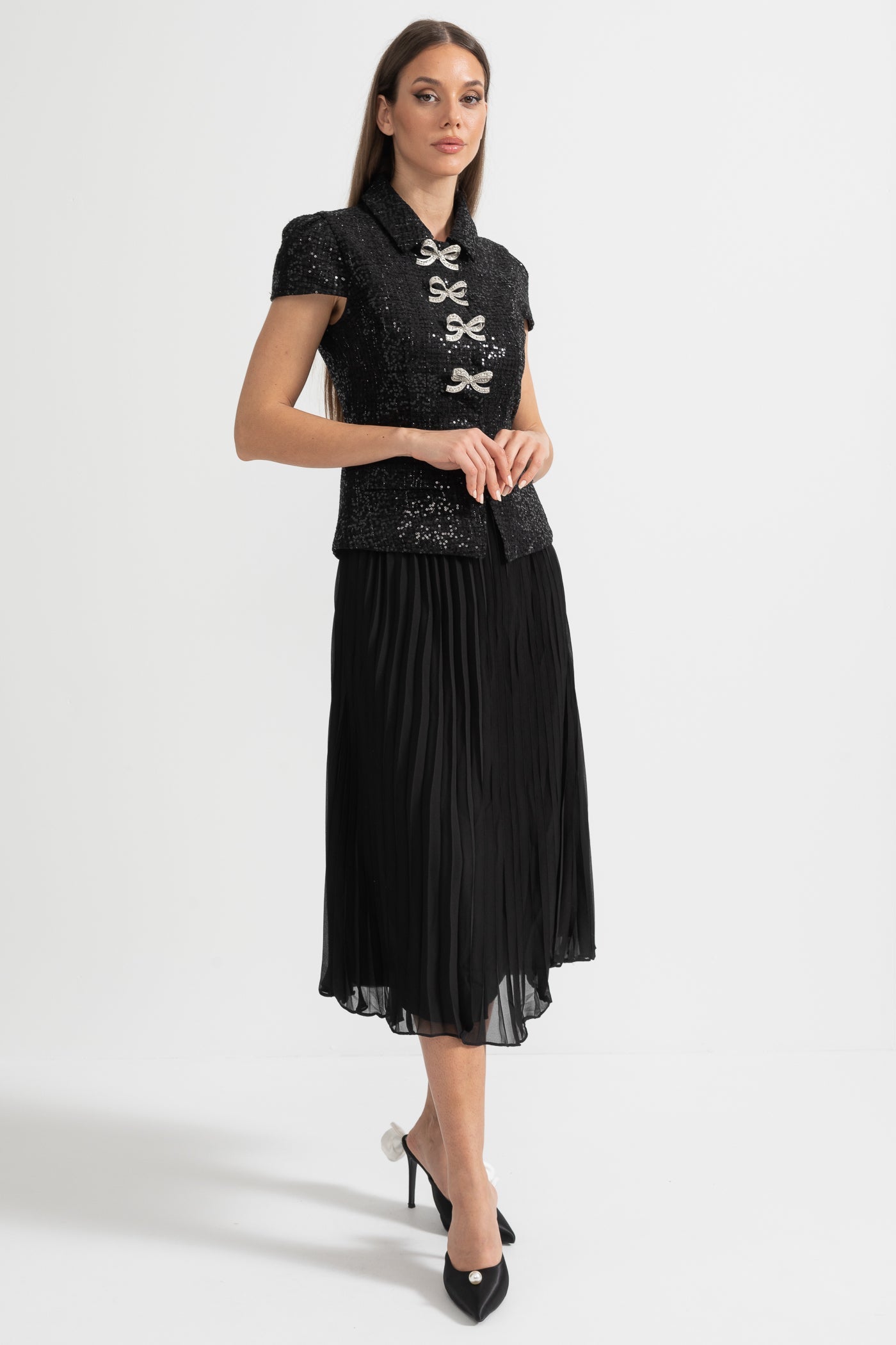 Payetli Üst ve Pileli Etekli Takım