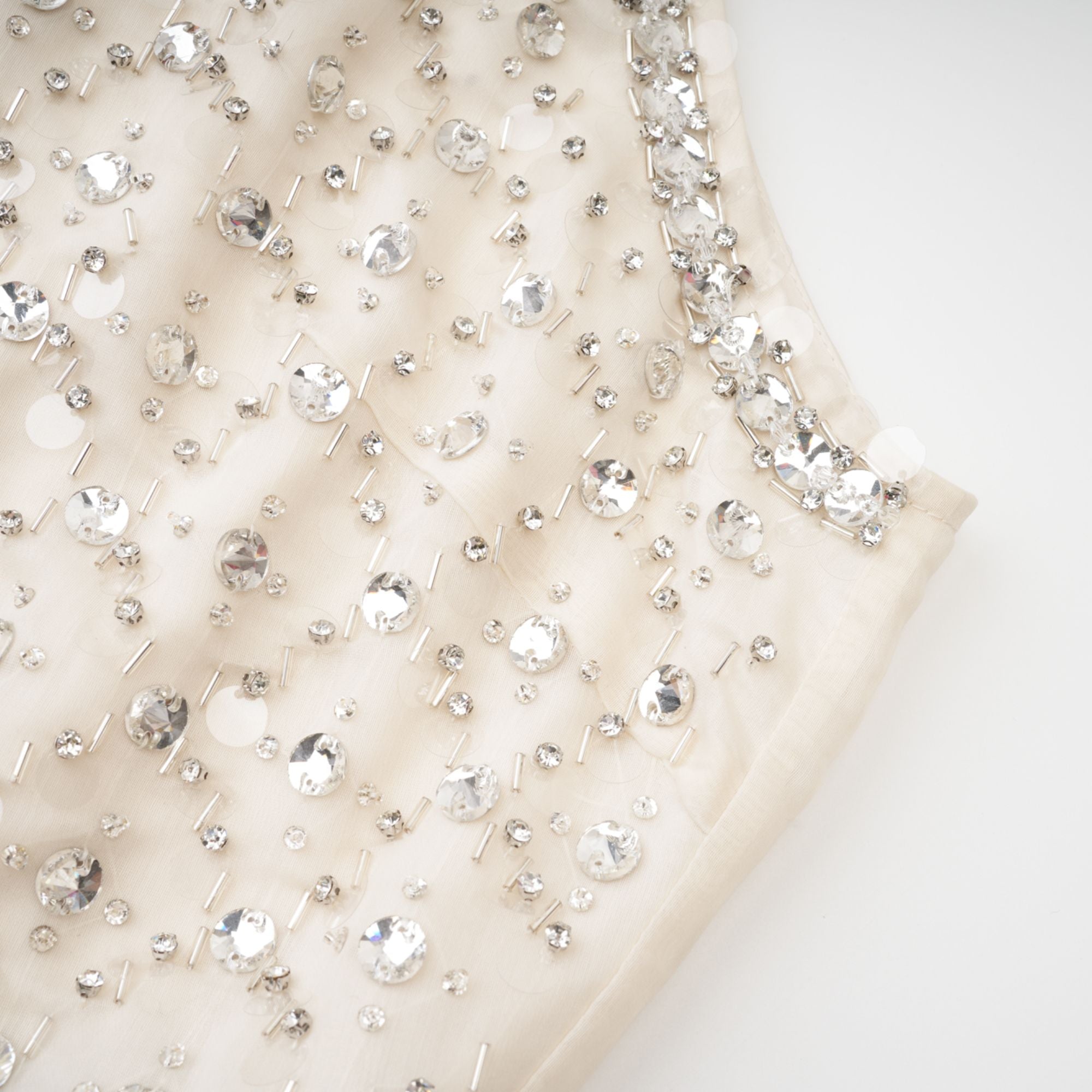 Fionula süslenmiş mini elbise