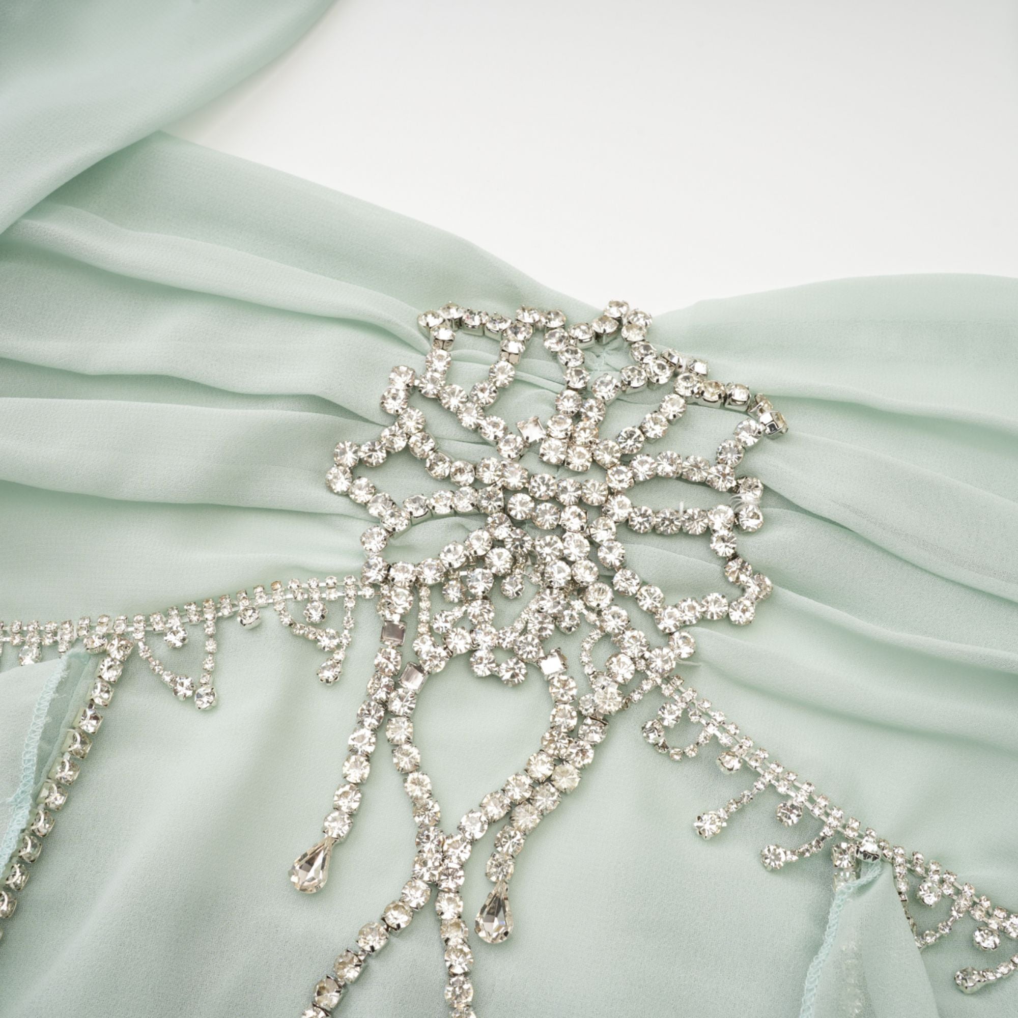 Salilah fırfırlı midi elbise