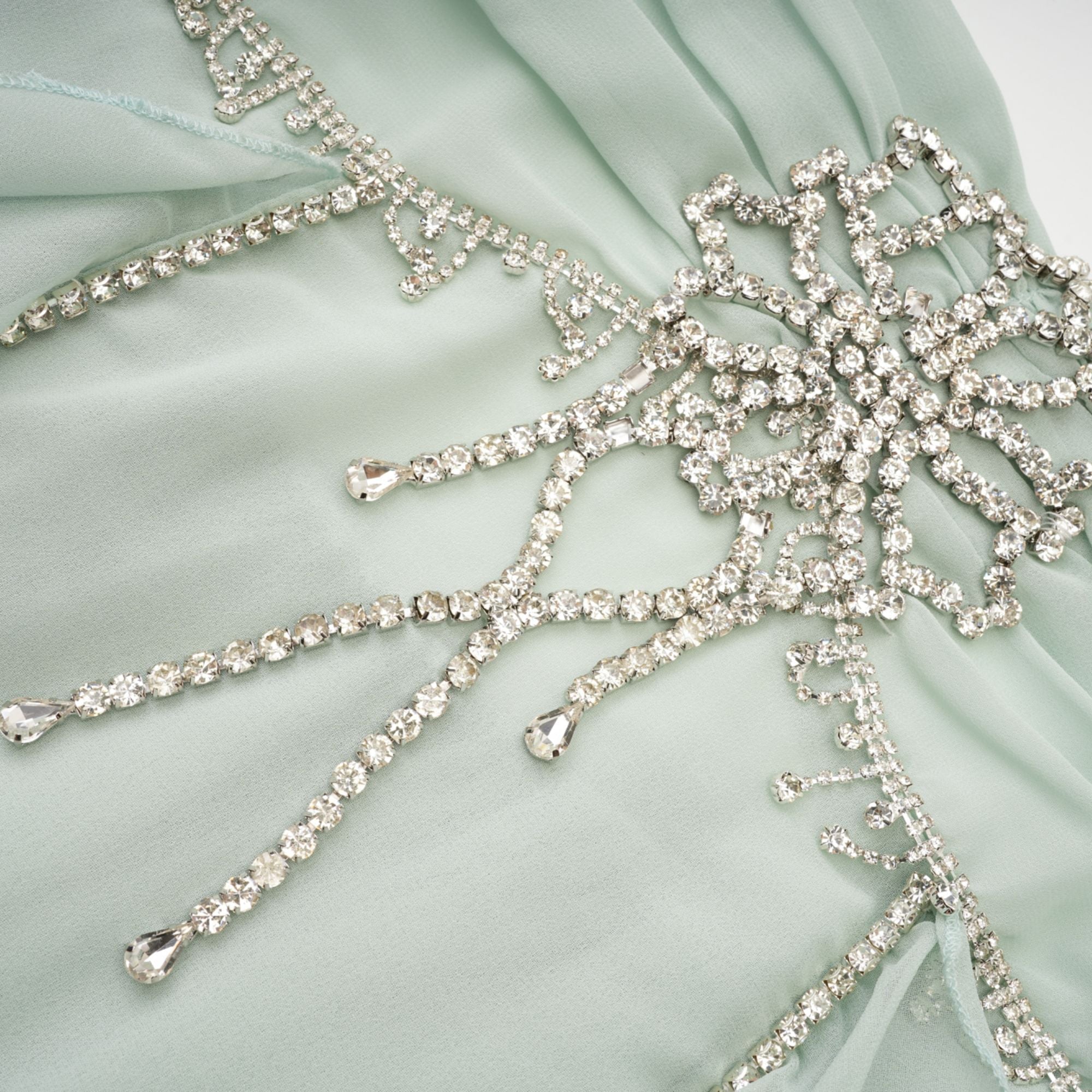 Salilah fırfırlı midi elbise