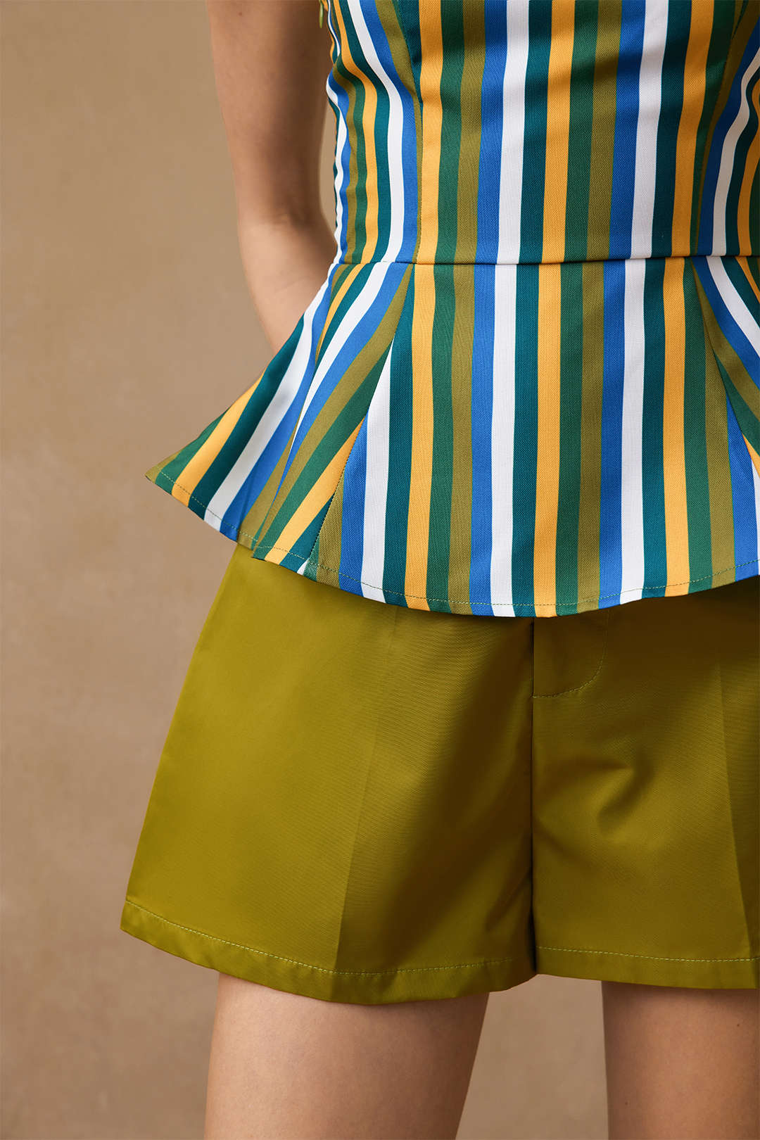 Yüksek Bel Büzgülü Şort