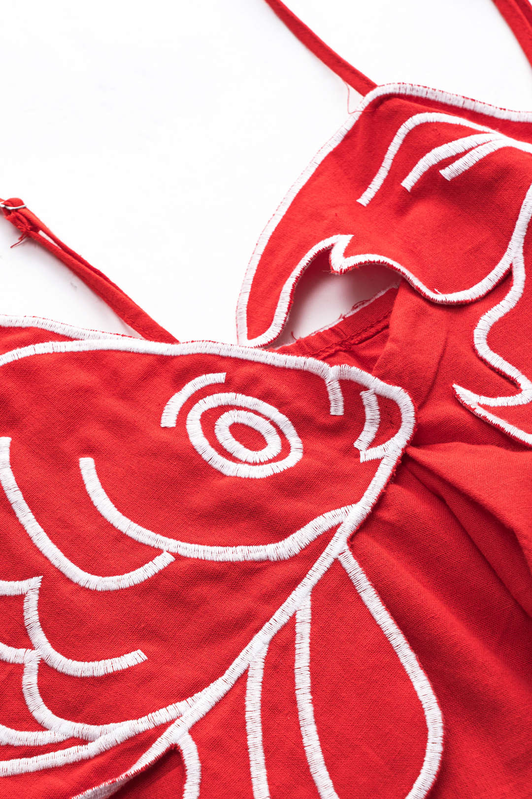 Pileli Balık Nakışlı Sırt Dekolteli Askısız Maxi Elbise