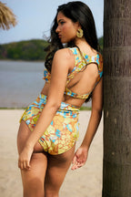 Tropikal Desenli Püsküllü Sırt Dekolteli Bikini Takımı