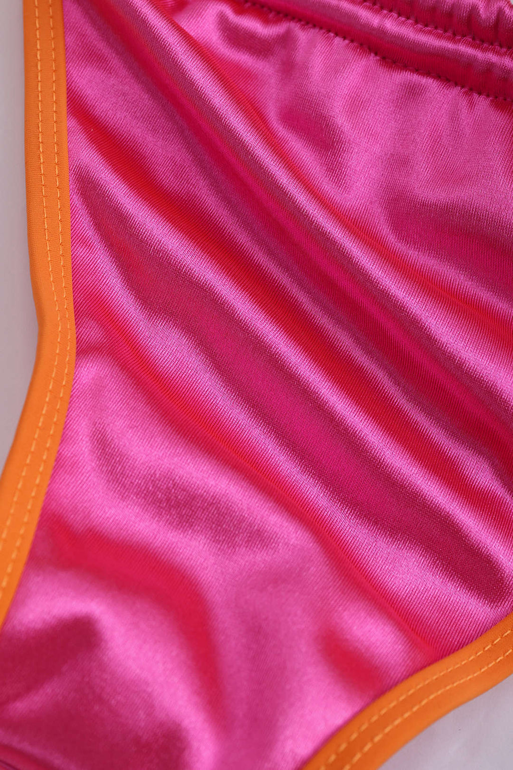 Kontrast Bağlamalı Sırt Dekolteli Bikini Takımı