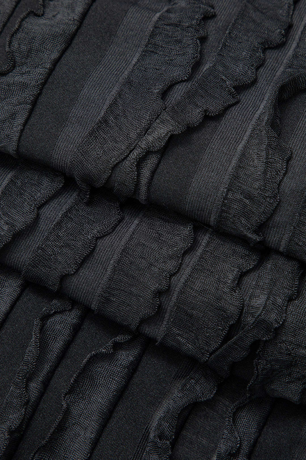 Düşük Omuzlu Dokulu Düğmeli Yırtmaçlı Uzun Kollu maksi Elbise