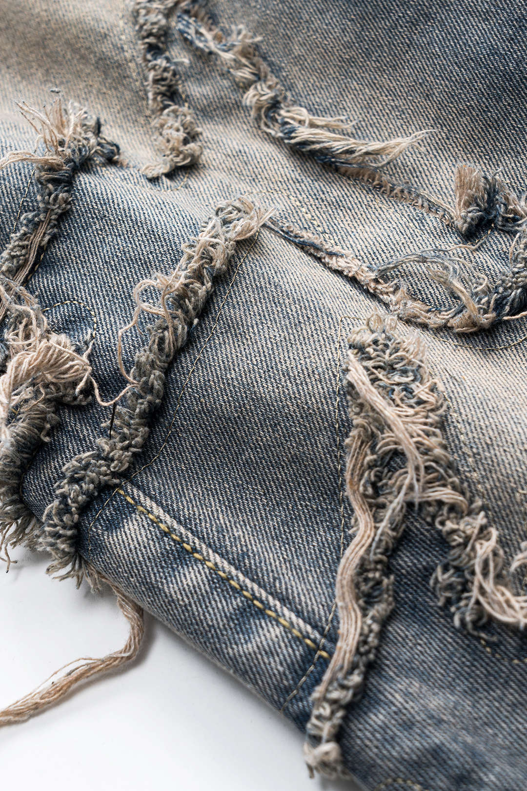 Harf Nakışlı Yıkamalı Denim Düğmeli Cep Jean