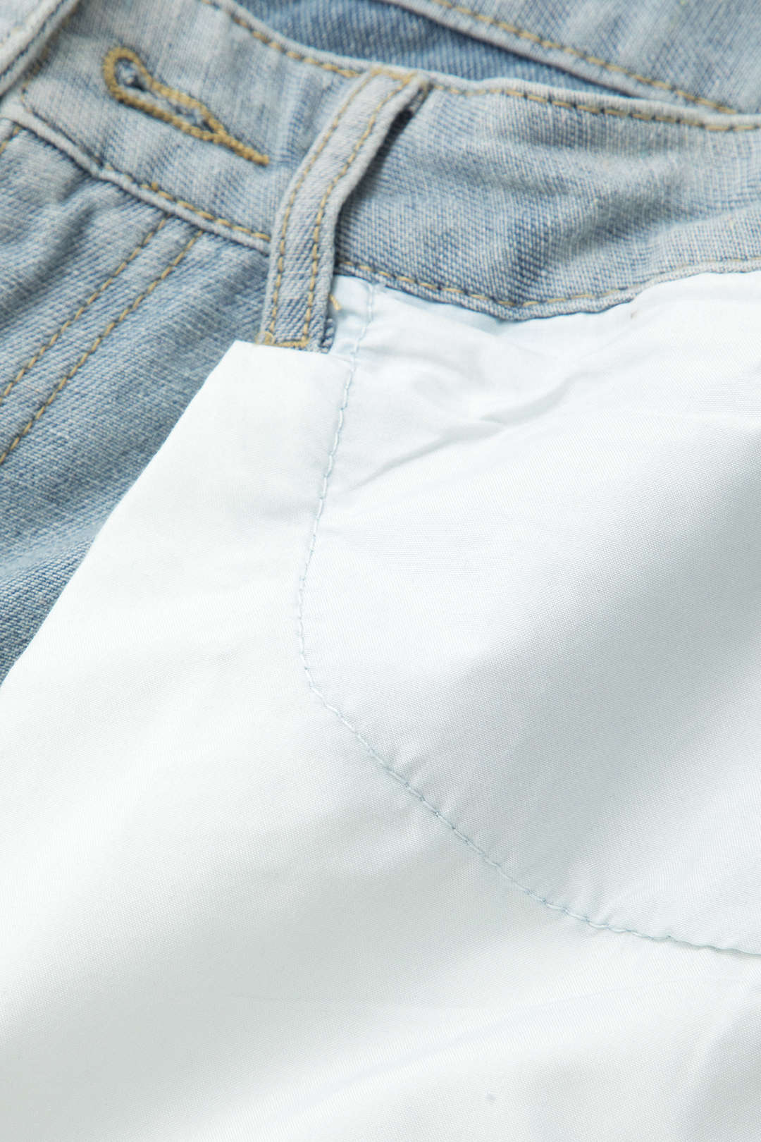 Denim Yıpranmış Detaylı Düz Paça Jean