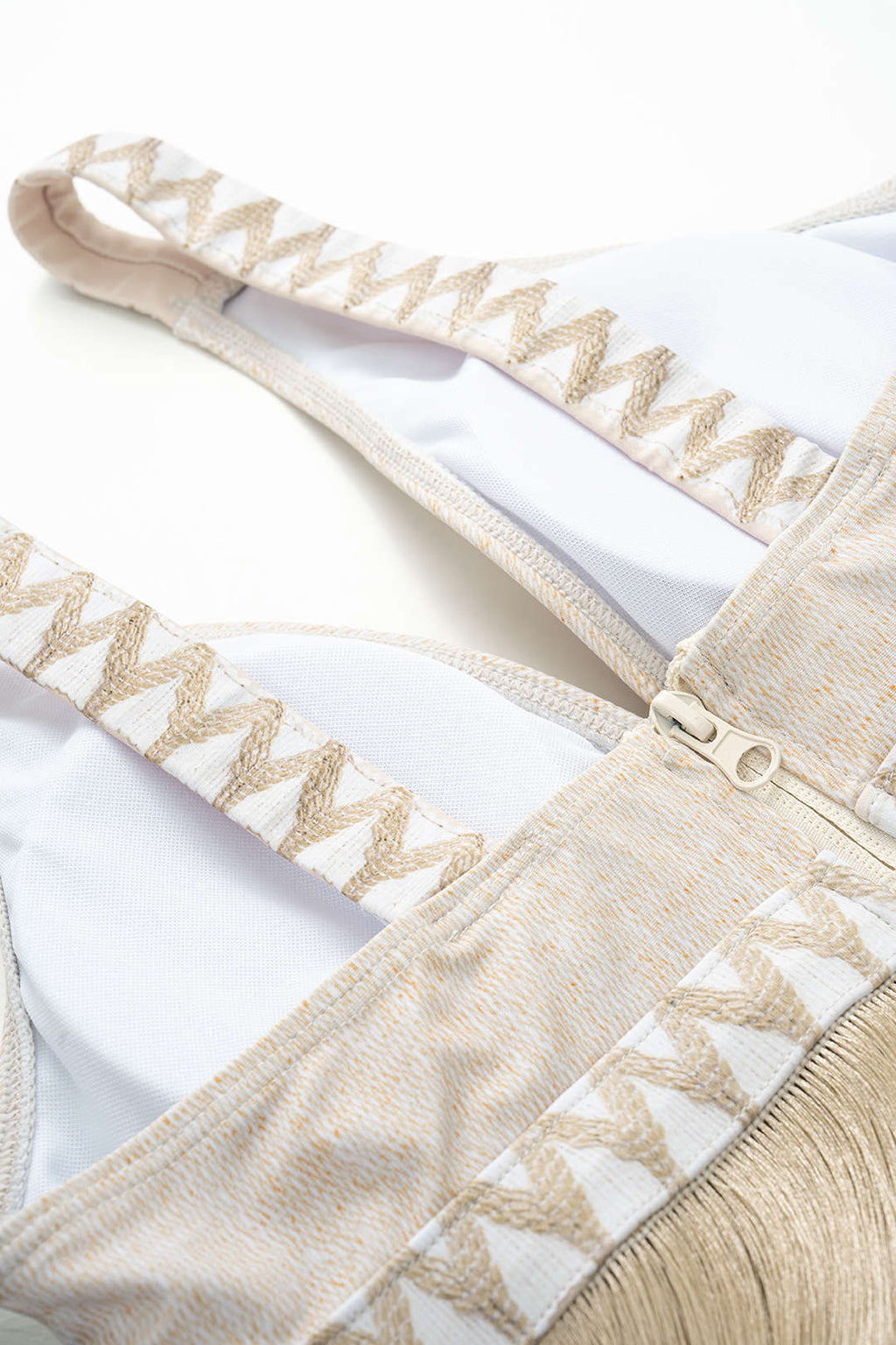 Desenli Tüy Detaylı İki Parça Bikini Takımı