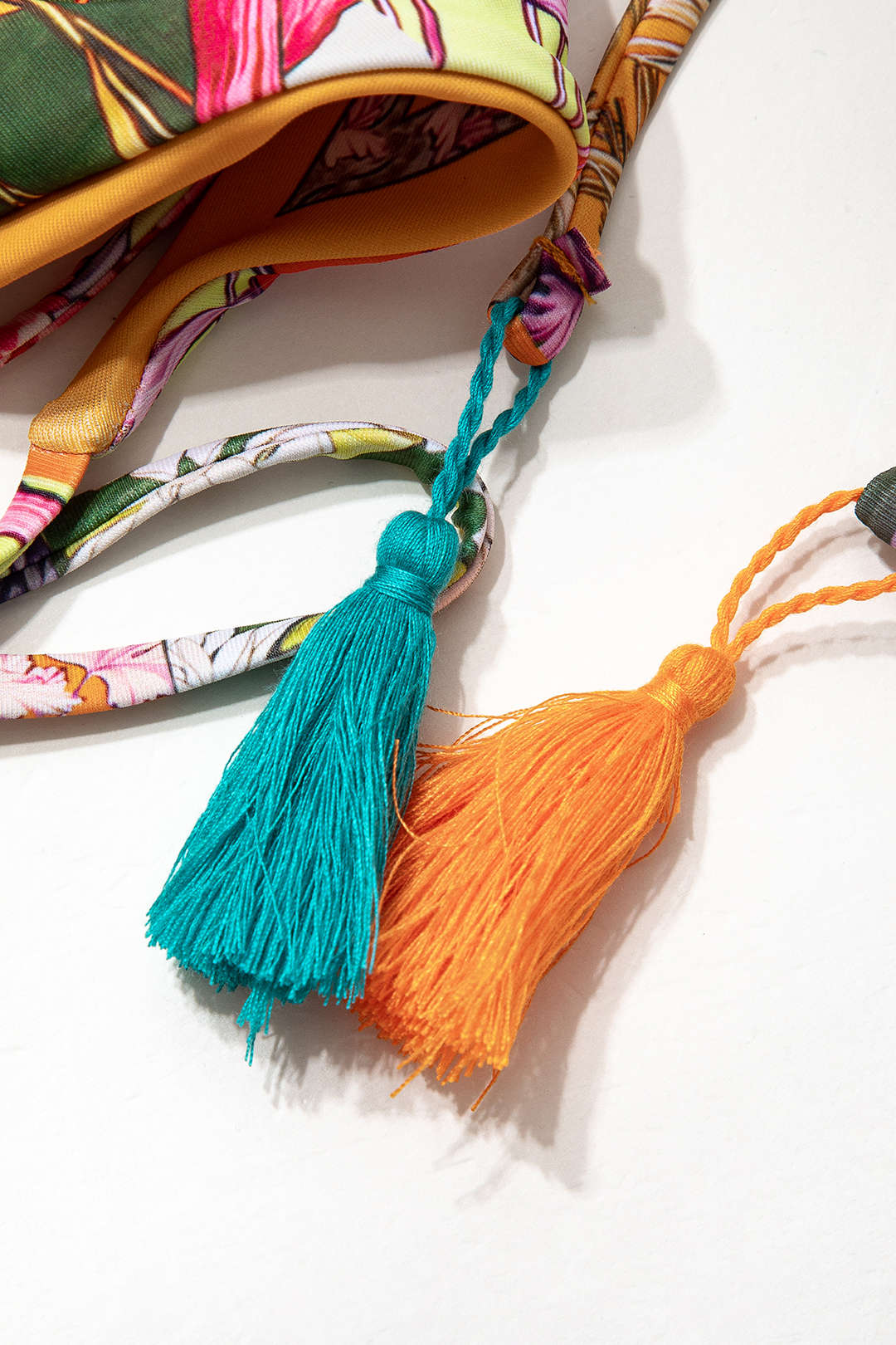 Çiçek Desenli Bikini Takımı