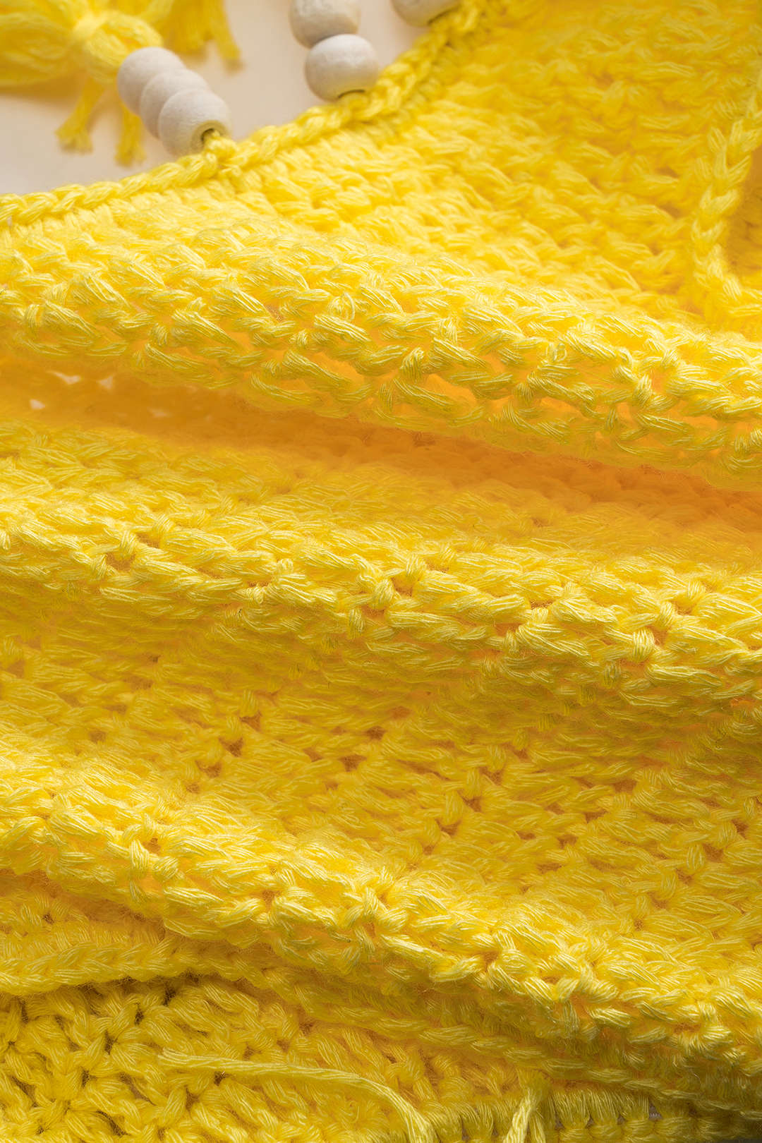 Sırt Açık Tüy ve Boncuk Detaylı Bikini Takımı