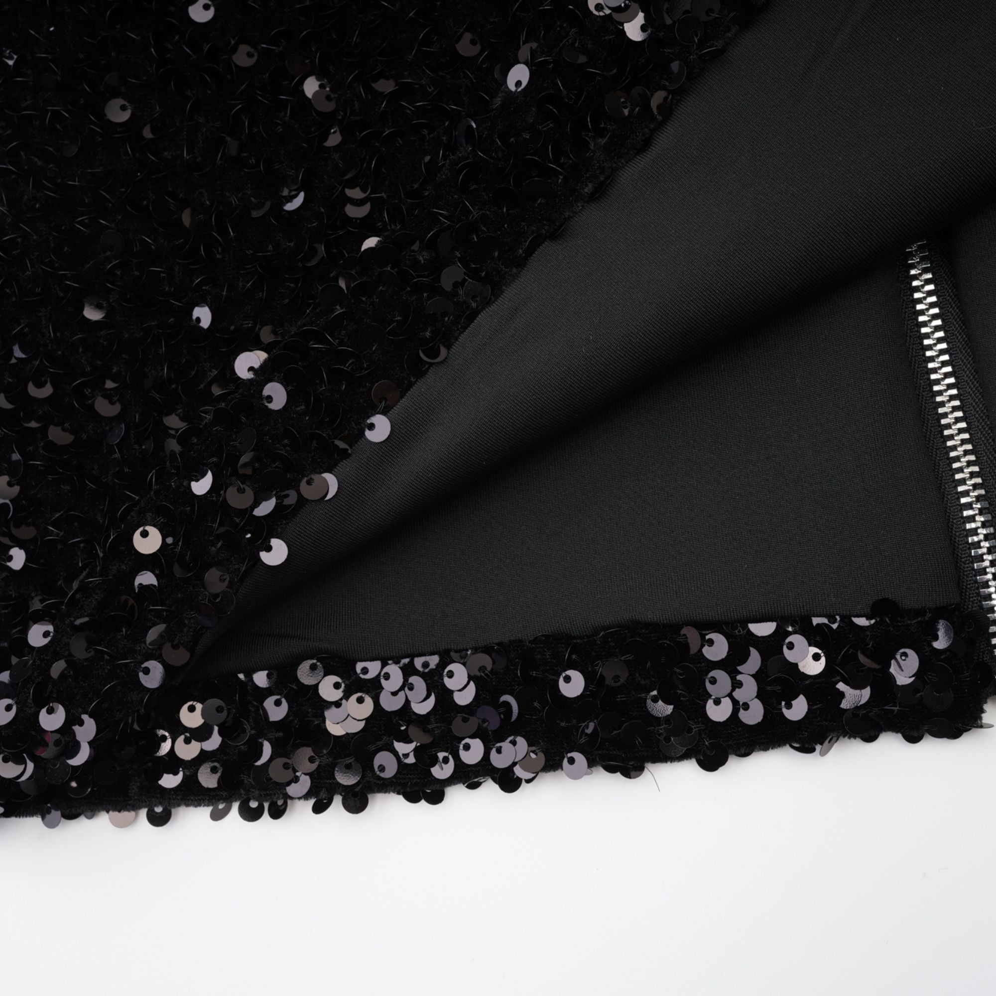 Mercédès süslemeli mini elbise